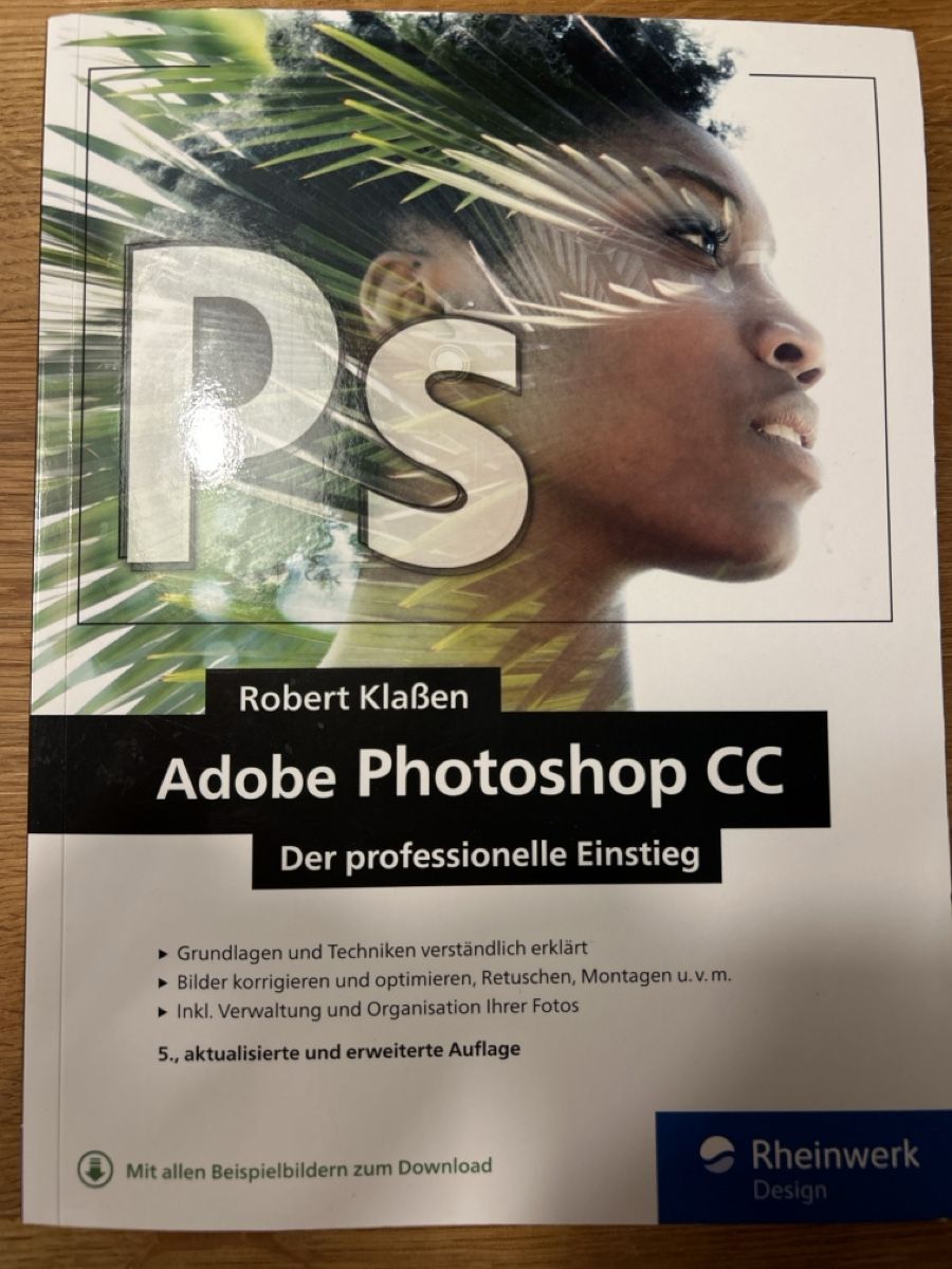 Libri: Adobe Illustrator CC, Photoshop CC und InDesign – Nuovo (secondo la descrizione) da Alpnach Dorf venduto da mar_hn6d 2