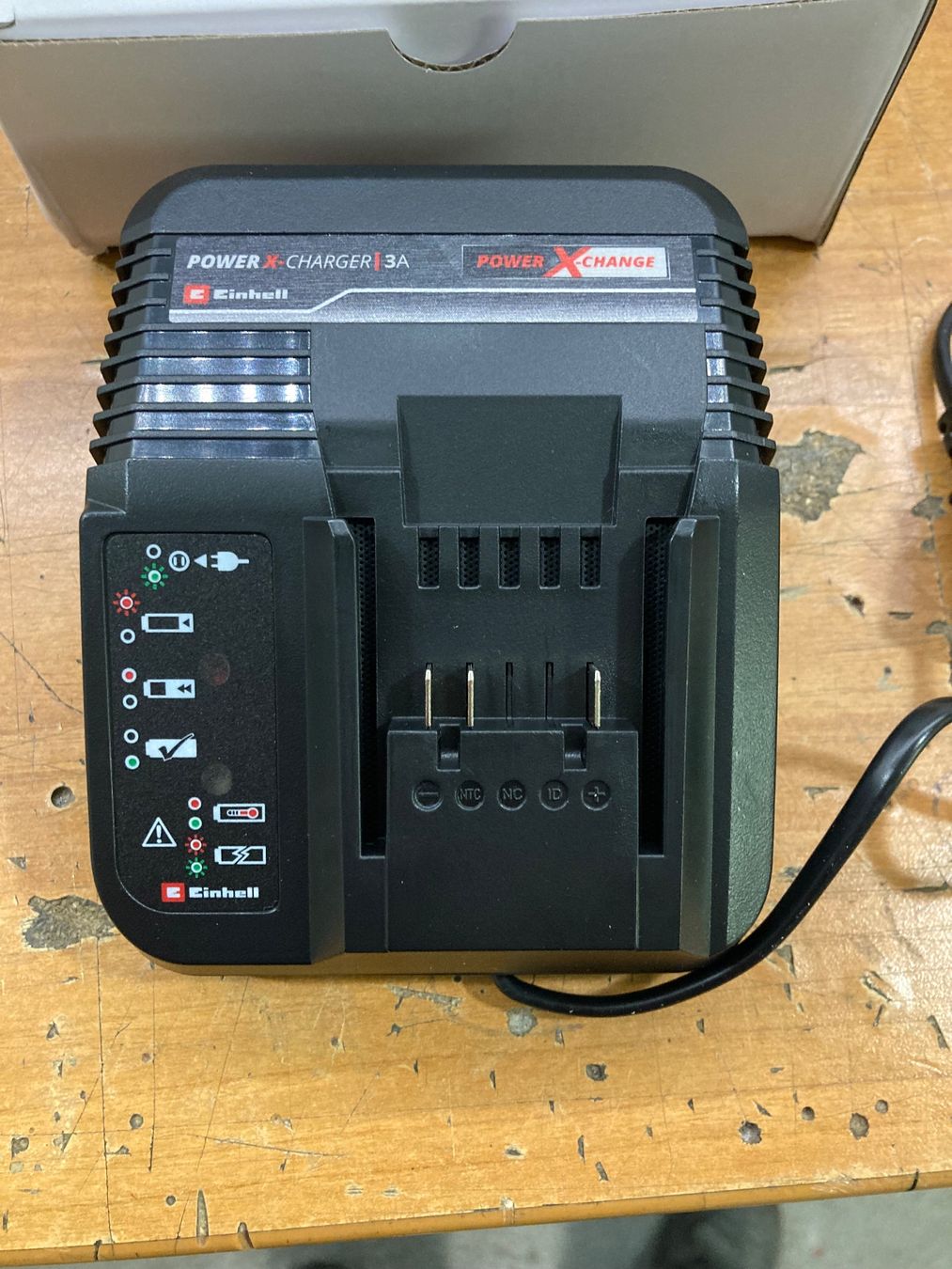 Einhell Caricatori & Batterie: Chargeur Einhell Power-X 3A – Nuovo (secondo la descrizione) da Genève venduto da Burni83 1