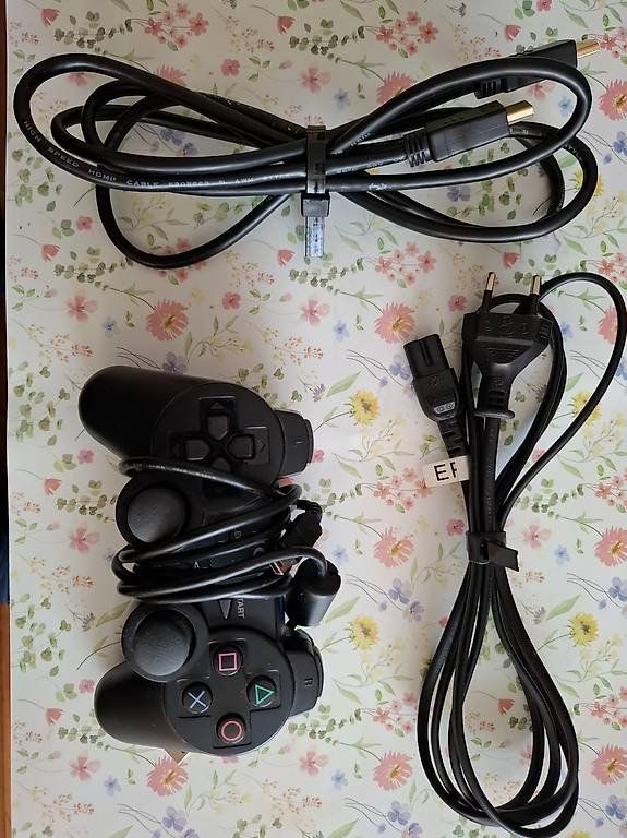 Sony Console: Playstation 3/Controller/5 Games – Usato da Basel venduto da mgn_ft72 1