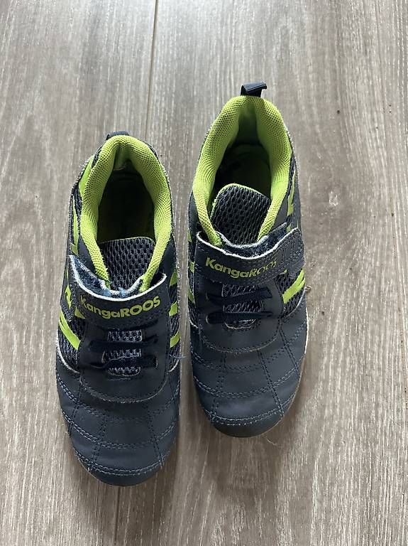 Scarpe per ragazzi: Sportschuhe  – Usato da Oberflachs venduto da zoe_st77
