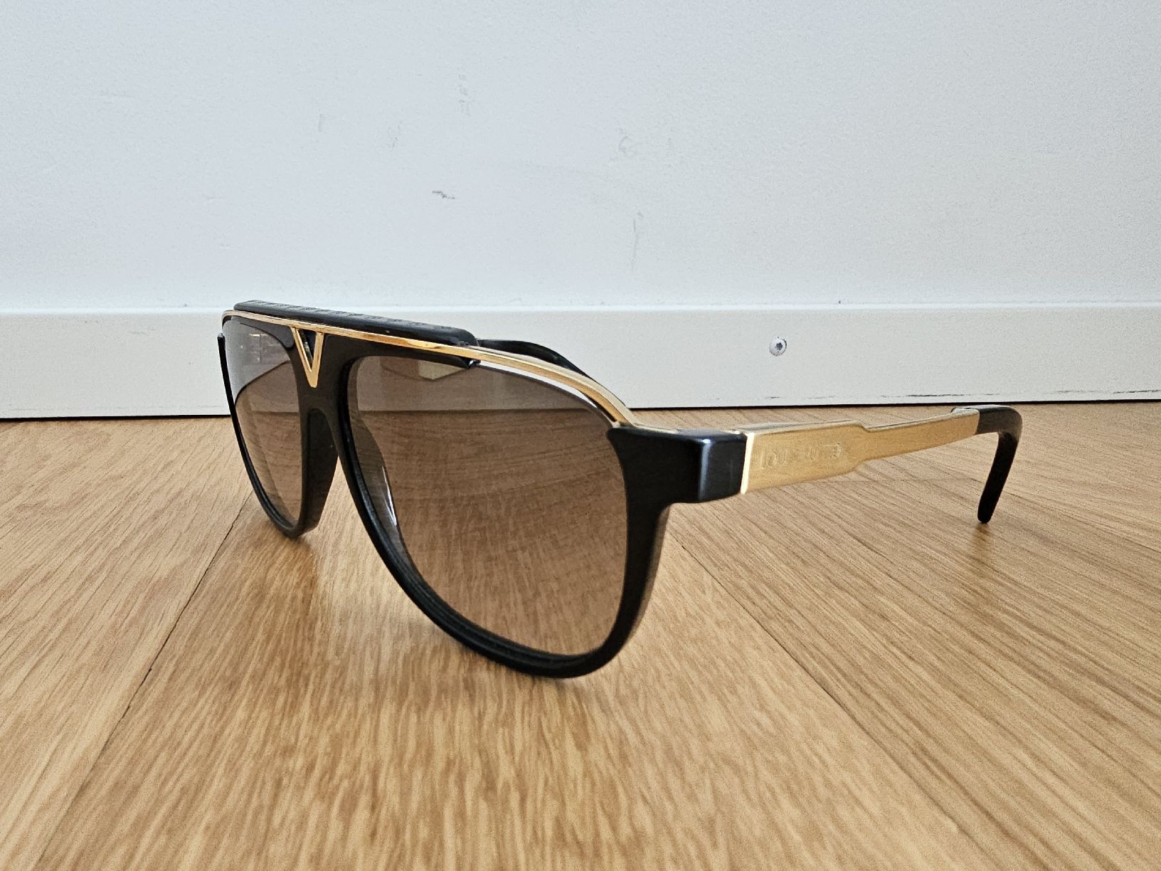 Louis Vuitton Brillen & Gläser: Louis Vuitton Sonnenbrille – Gebraucht aus Winterthur von JaskoSa 2