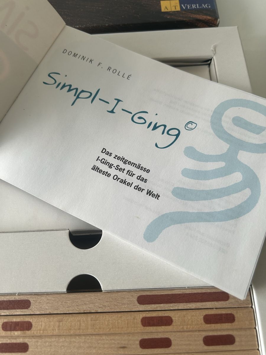 Spiele: Simpl-I-Ging Set das älteste Orakel der Welt, wie neu – Gebraucht aus Allschwil von Maline1 2