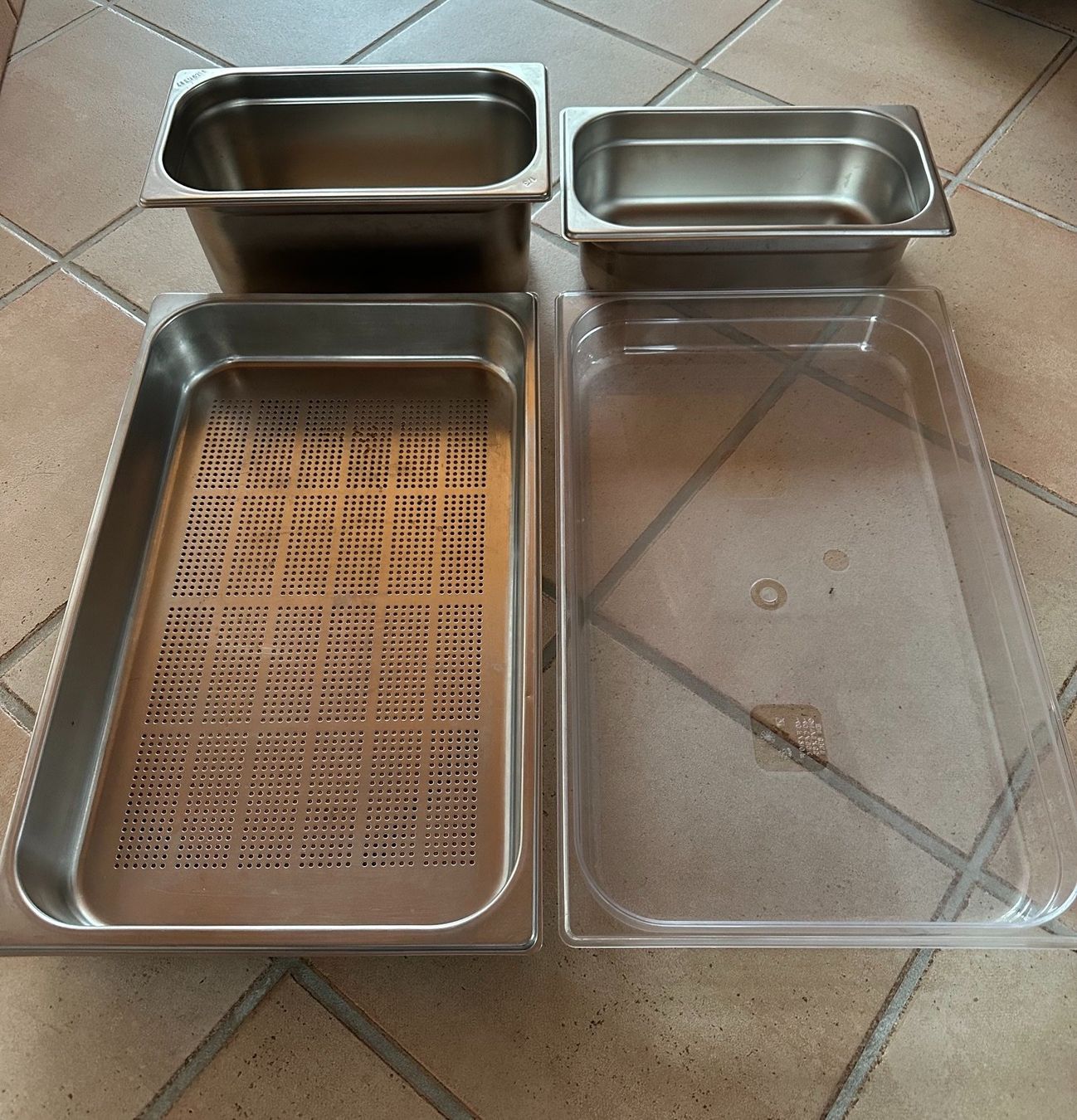 Elettrodomestici da cucina: Bain-Marie Warmhaltebehälter – Usato da Winkel venduto da rehu60 6