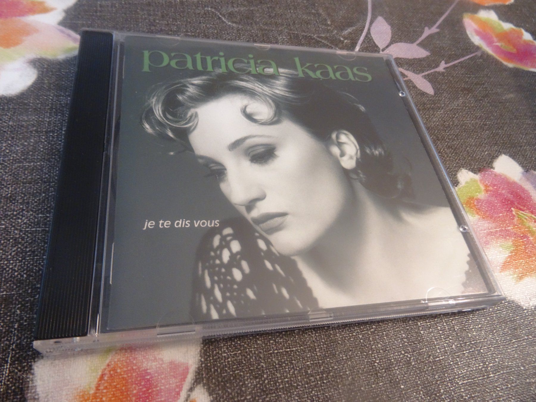 CD: Patricia Kaas - Je te dis vous CD – Usato da Olten venduto da Disc-Ausverkauf
