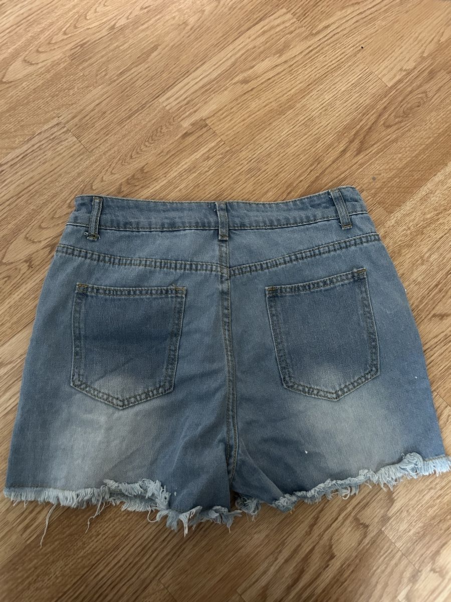 Shein Jeans: Jeans Shorts – Neu (gemäss Beschreibung) aus Wetzikon ZH von zuz_ffn2 1
