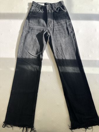 Zara Jeans schwarz Grösse 34 guter Zustand