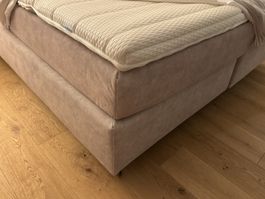 Boxspringbett 180 x 200 + Topper - Neuwertig - Neupreis 3200
