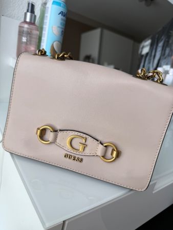 Guess Tasche, hellrosa mit Goldkette, Top Zustand!