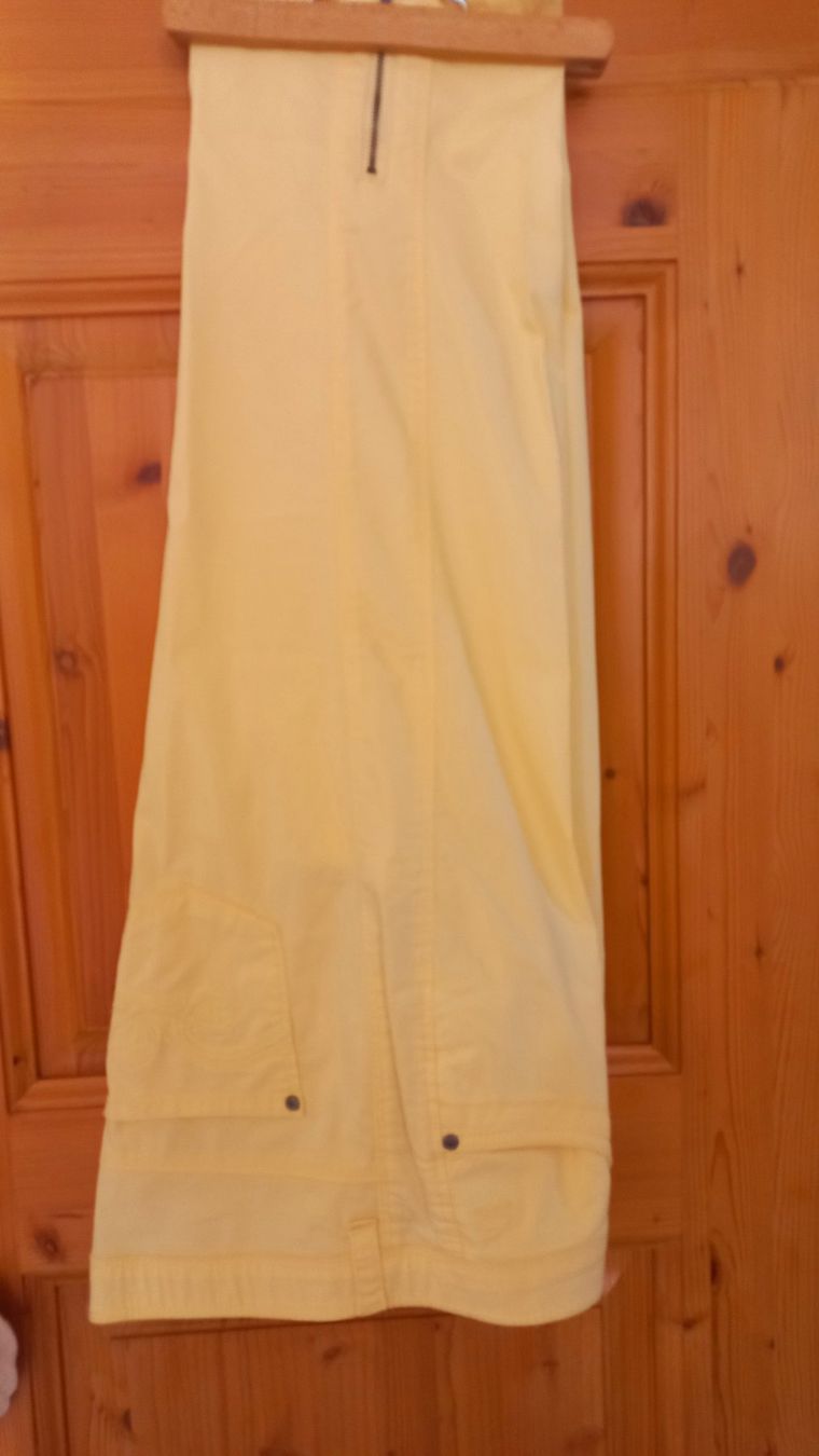 Bonita Pantaloni: 3/4 Hose Gelb Gr, 44 – Usato da Würenlos venduto da fanfan67