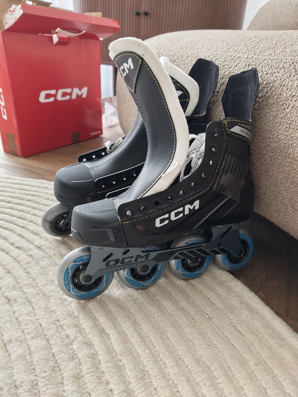 Ccm Pattini in linea & Pattini a rotelle: SR CCM Tac Roller Hockey Skates – Nuovo e nell'imballaggio originale da Mettmenstetten venduto da thesb 2