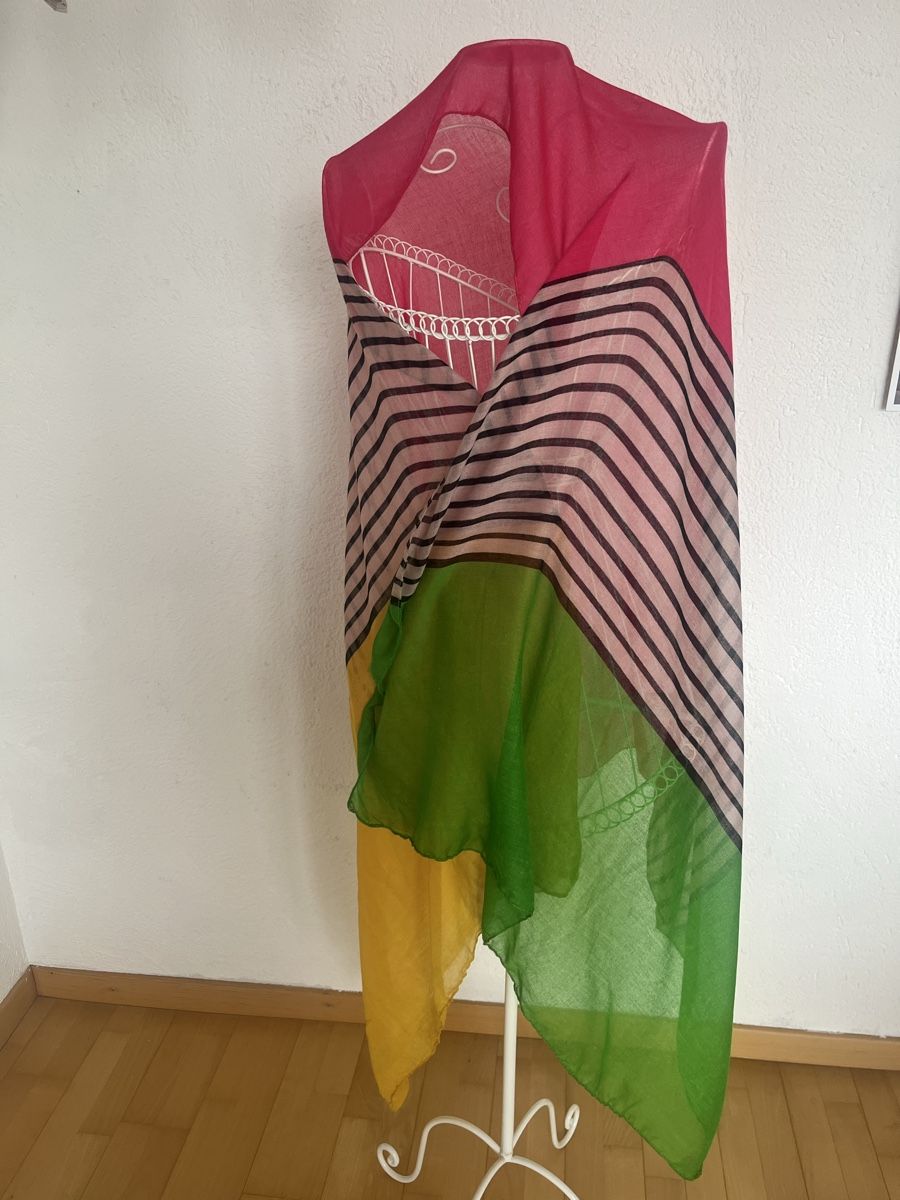 Foulard & Sciarpe: Sommer-Accessoire übers Badekleid oder als Hingucker – Usato da Rorschacherberg venduto da Artmaru
