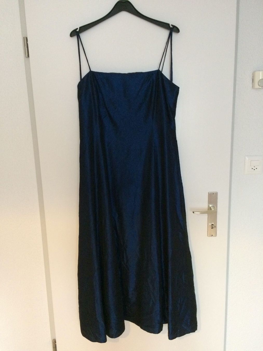 C&A Kleider: Damen Abendkleid königsblau – Gebraucht aus Eschlikon TG von ArtRec