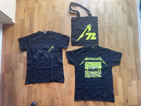 Metallica 72 Seasons Merch, 3 Shirts (M) und 1 Tasche