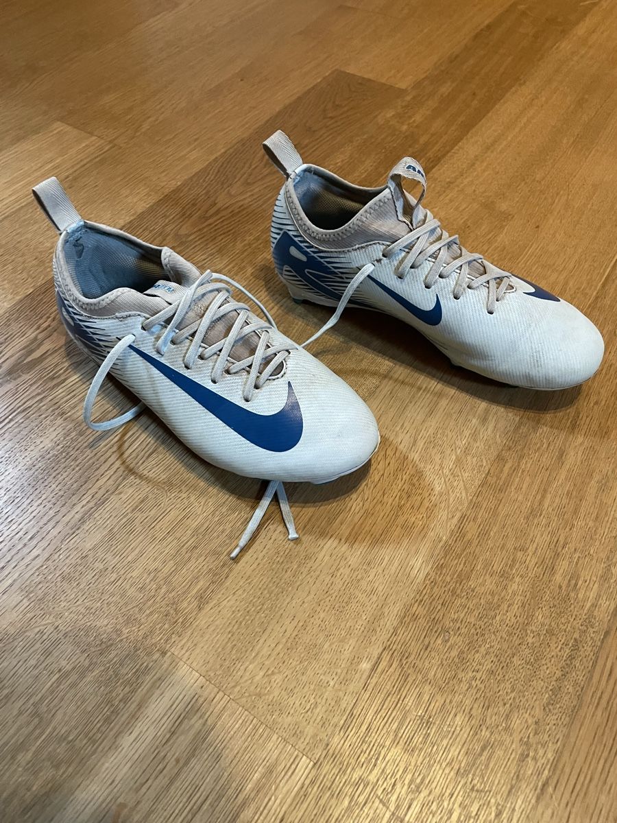Nike Scarpe da uomo: Fussballschuhe Gr 36.5 – Usato da Flumserberg Bergh venduto da tamaramullis 6