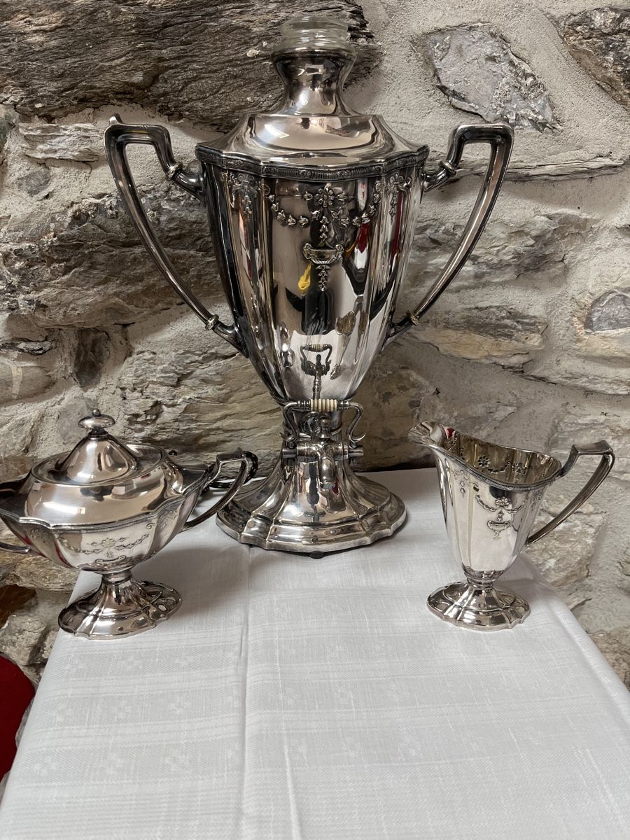 Teiere: Jugendstil Kaffee-Tee Samowar Silverplated – Usato da Brienz BE venduto da hey_z9vg