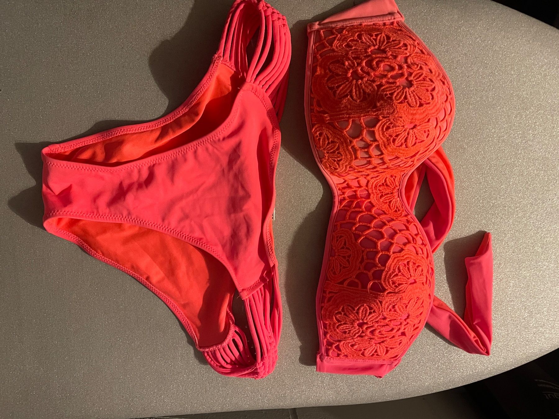 Lotti di vestiti: 4 Bikinis Gr.L – Usato da Obfelden venduto da 3zwerge 2