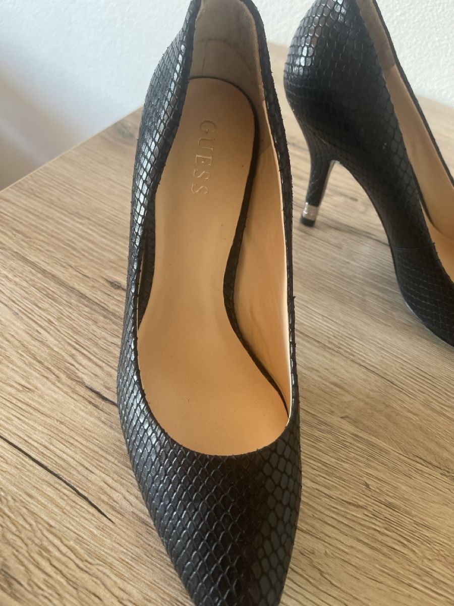 Guess Chaussures femmes: Damenschuhe Guess Grösse 39 Lederoptik – Neuf (Voir description) à Hindelbank par Silya1 1