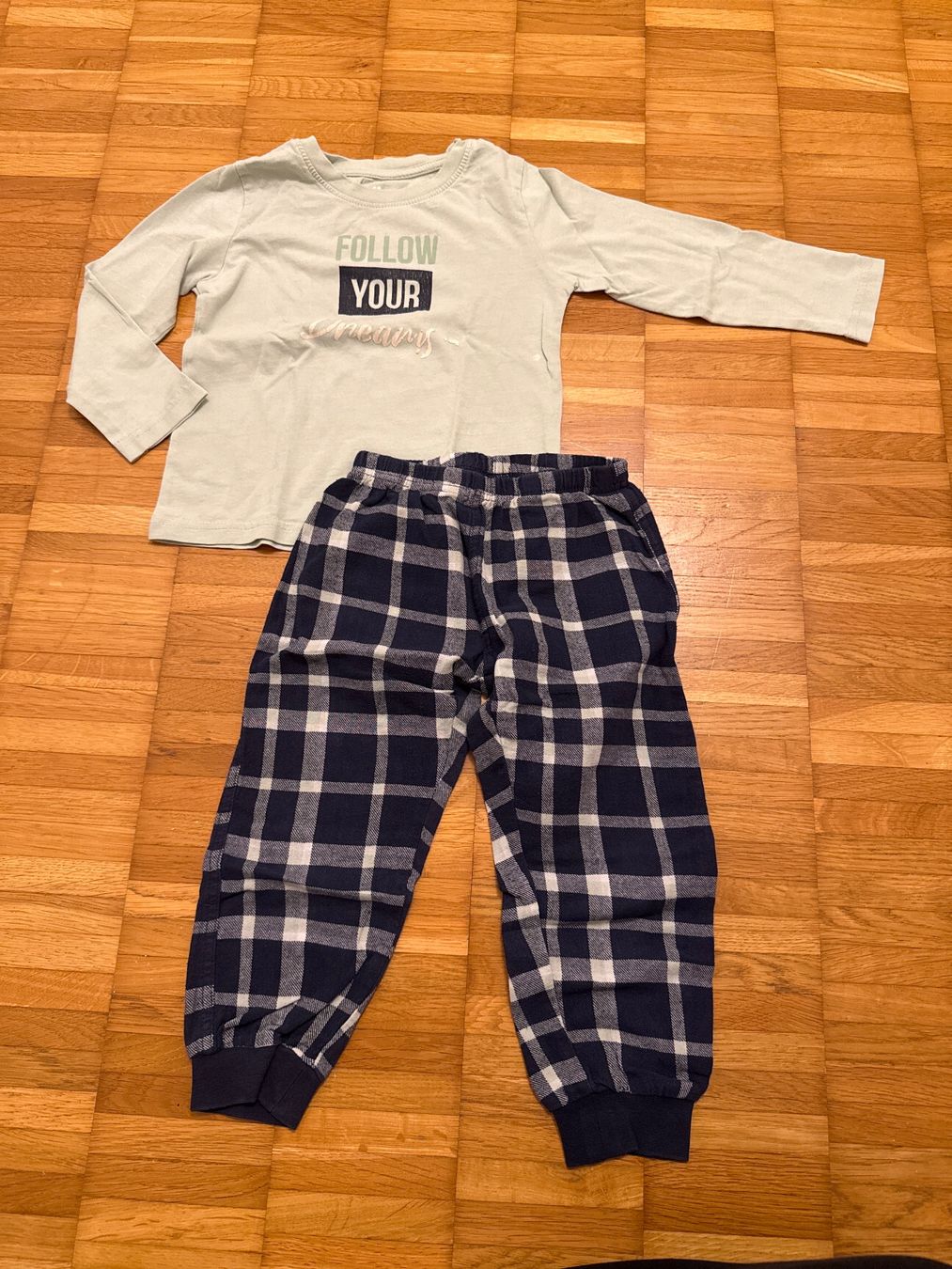 Pigiama & Simili: Lupilu Pyjama Gr 98/104 – Usato da Richterswil venduto da Eunoia85