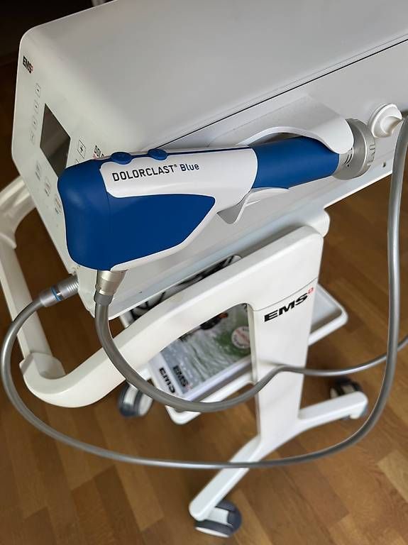 Dispositivi per massaggi: radiales Stosswellengerät EMS – Usato da Bern venduto da figureskater 1