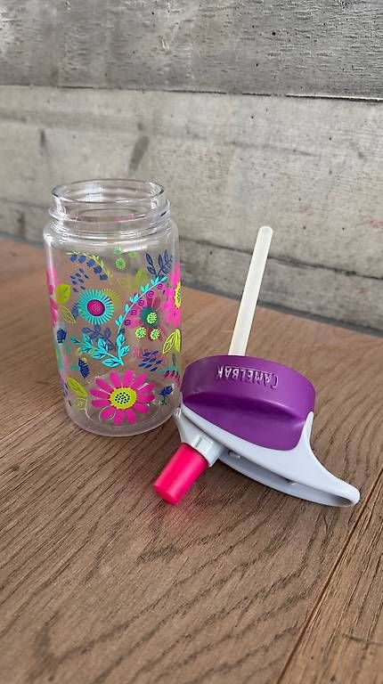 Camelbak Borracce & Thermos: Camelback Flasche mit Blumen – Usato da Starrkirch-wil venduto da cloulou 2