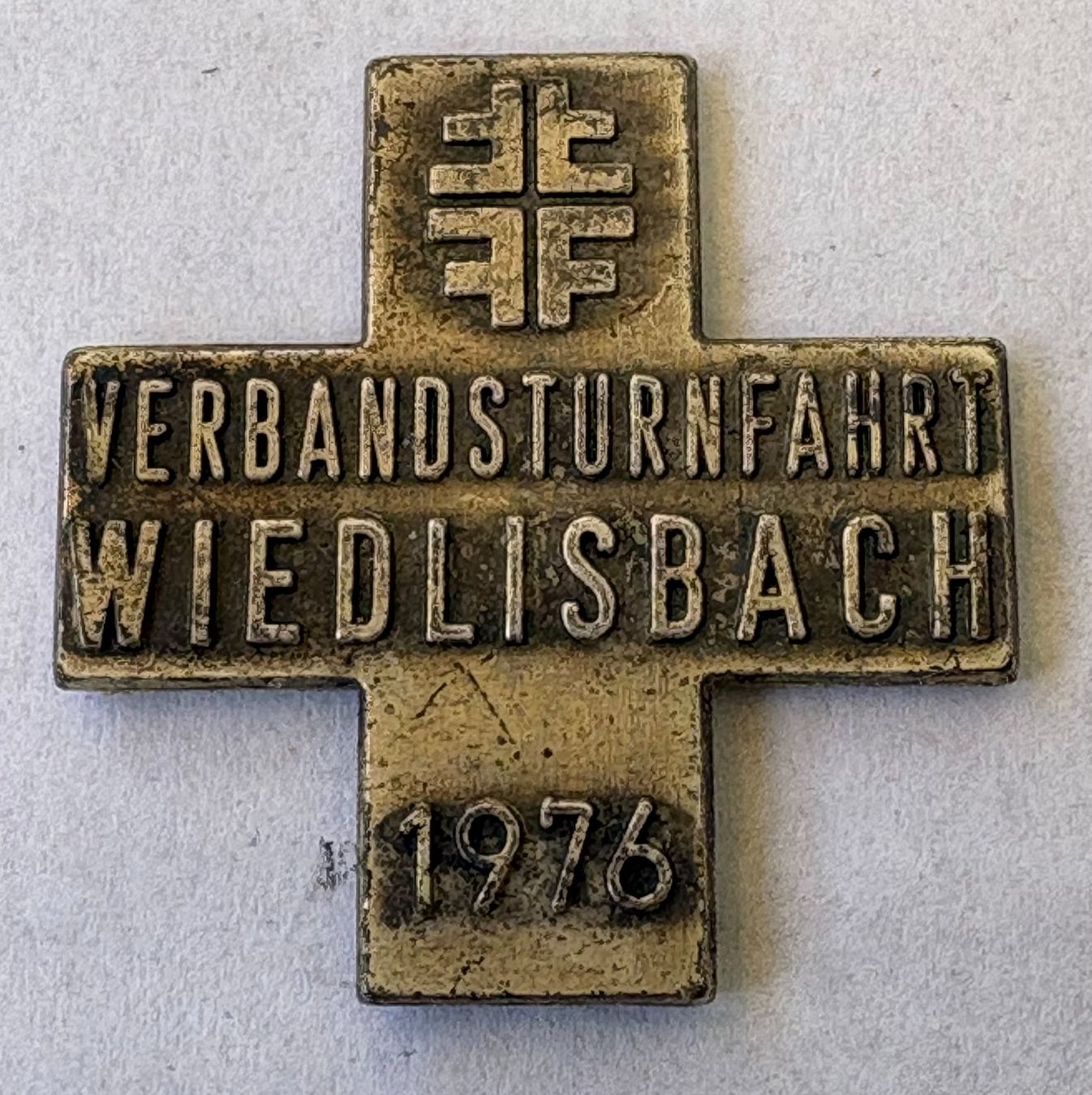 Placchette & Badge: VINTAGE PLAKETTE – Usato da Ostermundigen venduto da wini63