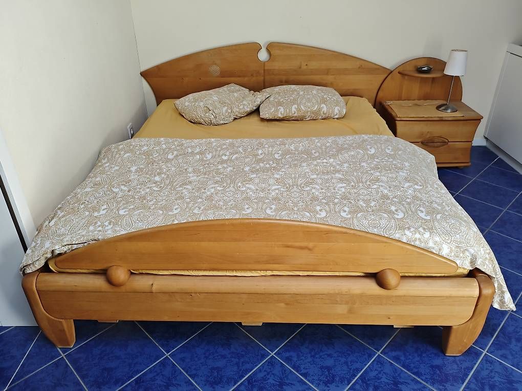 Comodini: Bett, Kommode, Nachttischmöbel – Usato da Meiringen venduto da Mauser01 1