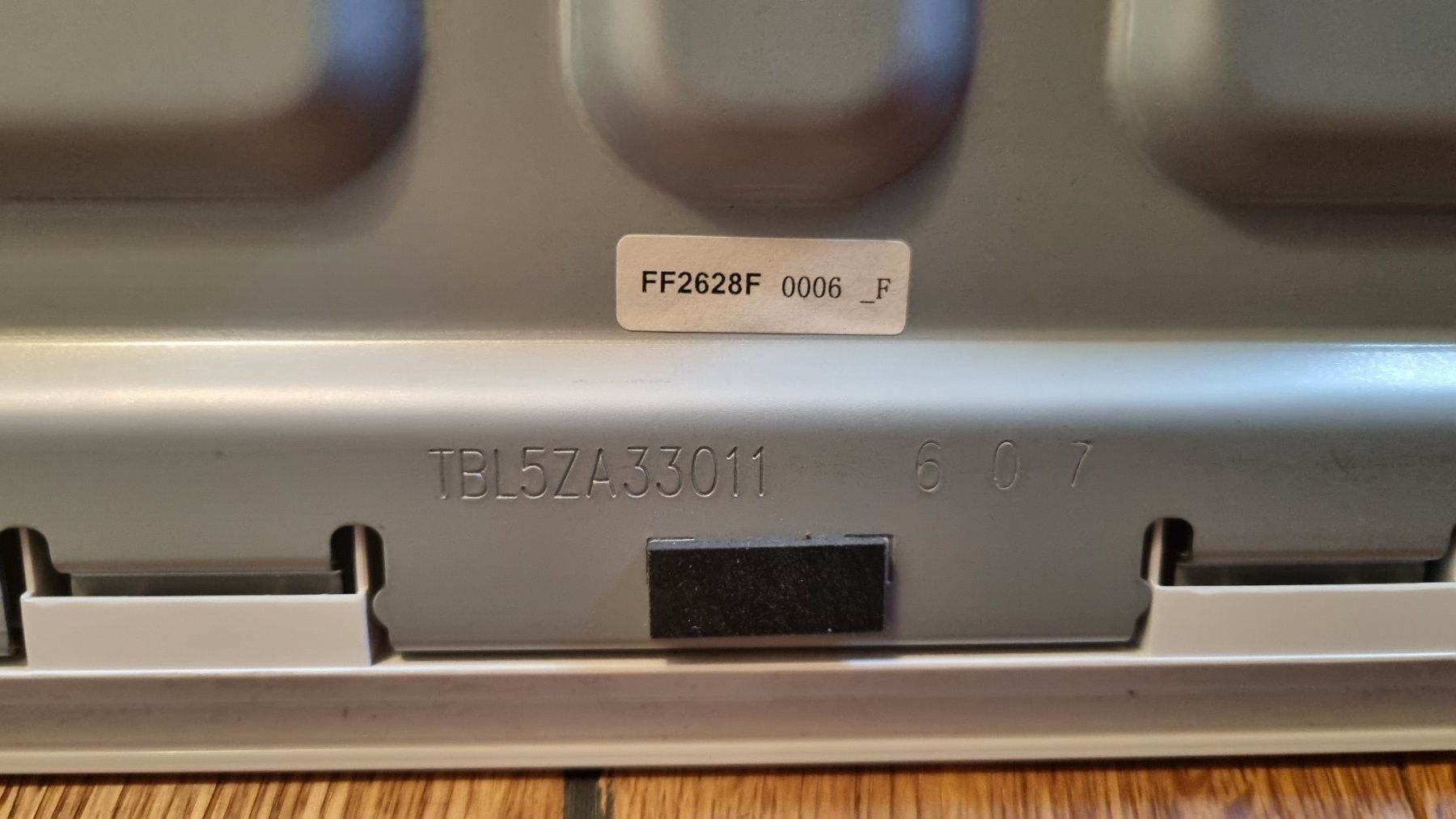 Staffa per monitor: TV Standfuss – Nuovo e nell'imballaggio originale da Fürigen venduto da Bucheli59 1