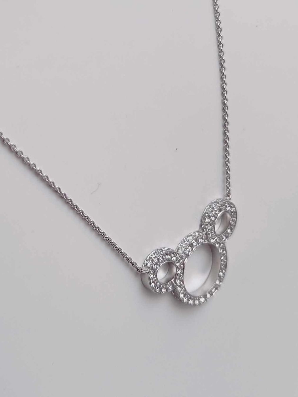 Ketten: WEISSGOLDCOLLIER MIT BÄRIGEM DIAMANTANHÄNGER – Gebraucht aus Luzern von EdiGem 3