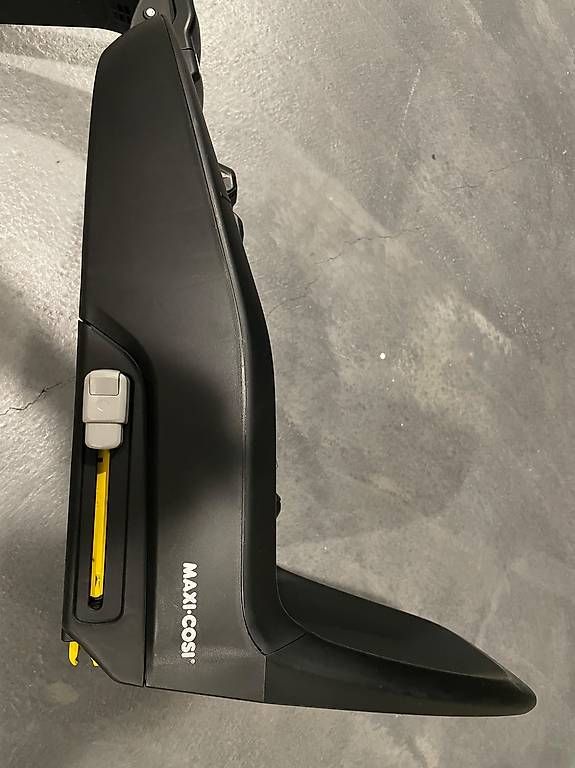 Maxi-Cosi Auto-Kindersitze: Maxi-Cosi Babyschale & Isofix Base – Gebraucht aus Zürich von mlm_f2wz 4