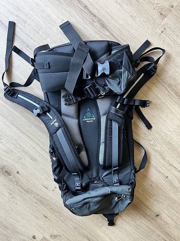 Rucksäcke: Zaino Deuter Nuovo 32Lt – Gebraucht aus Canobbio von iro_9wqn 1