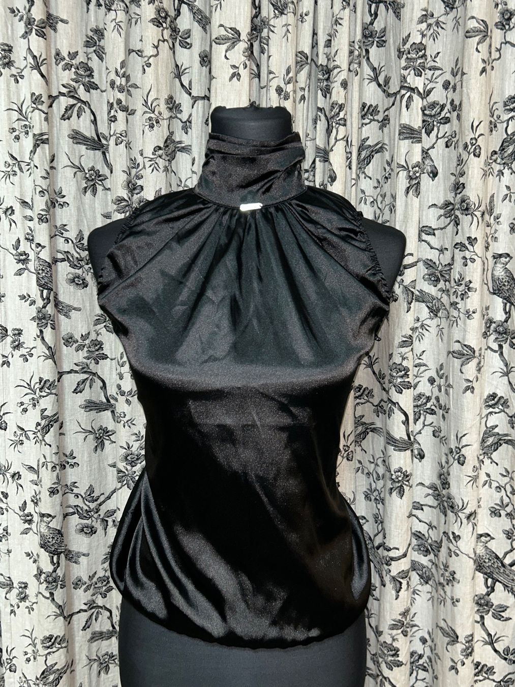 Camicette: MOTIVI SILK BLACK BLOUSE – Usato da Luzern venduto da Suneha