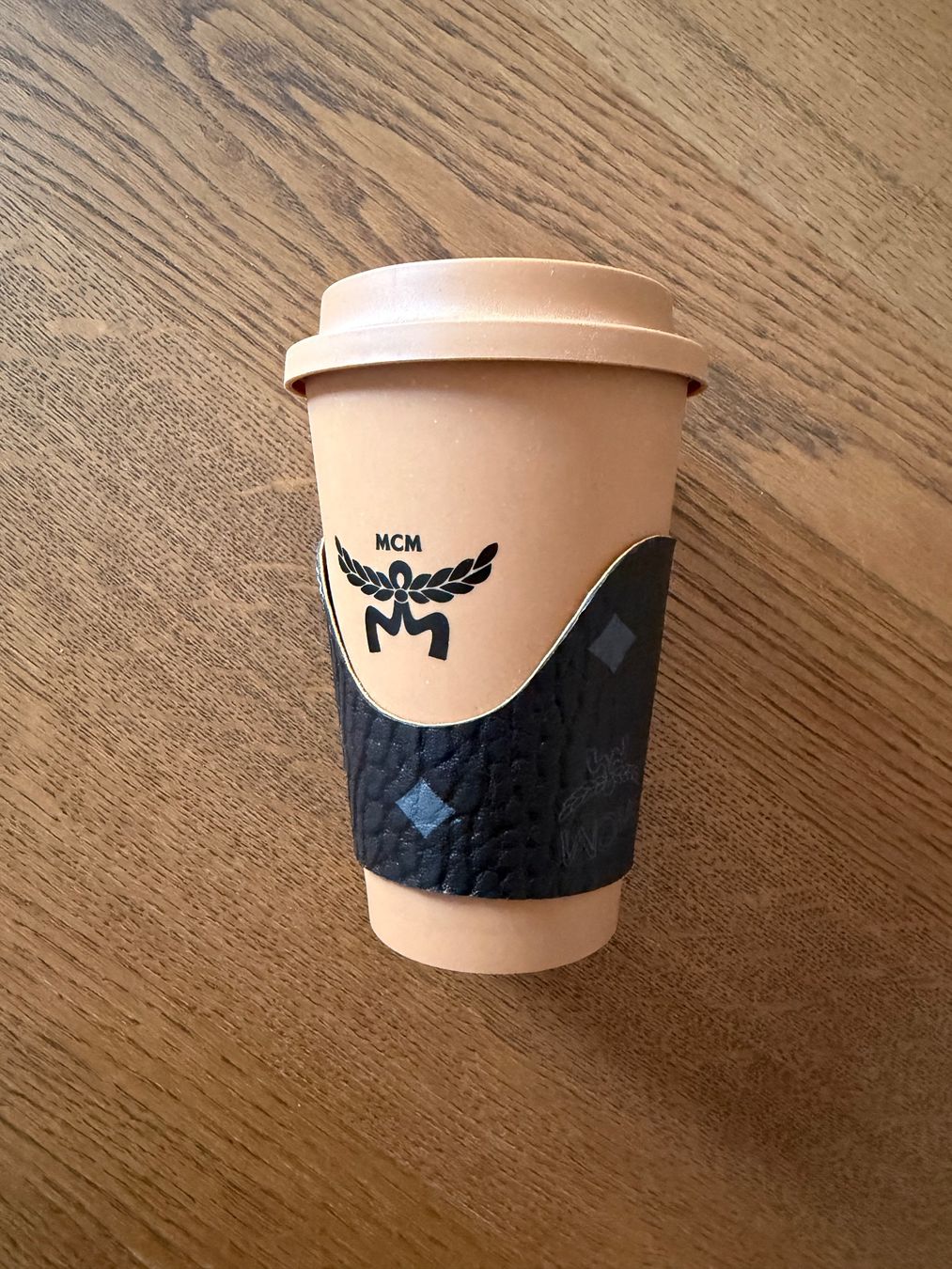 Mcm Cover & Protezioni schermo: MCM Kaffeebecher inkl. Cup-Holder – Nuovo e nell'imballaggio originale da Zürich venduto da han_pz5r
