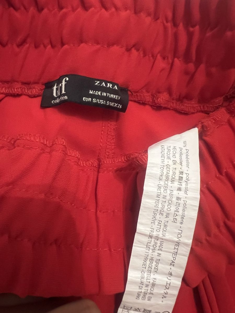 Zara Pantaloni: Zara Hose rot Groesse S – Usato da Zürich venduto da R1908 1