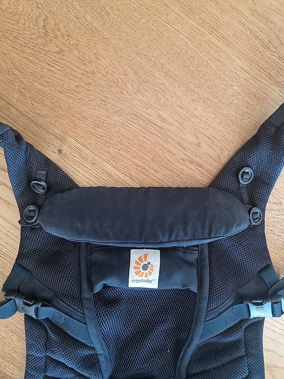 Ergo Baby Marsupi portabebè: Ergobaby Trage inkl. Regencover – Usato da Rüfenacht BE venduto da Fbmw 2