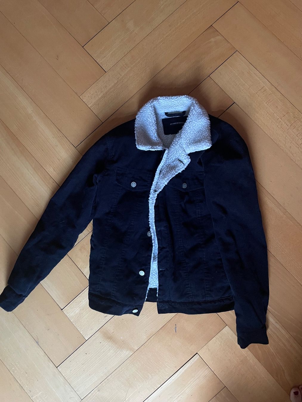 Brandy Melville Jacken: Cordjacke Brandy Melville – Neu (gemäss Beschreibung) aus Zürich von luc_zs7m