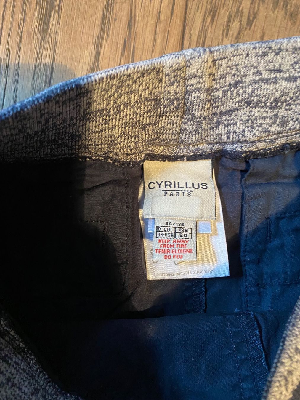 Cyrillus Hosen: Short Cyrillus 8 ans – Gebraucht aus Hermance von joe_td6n 2