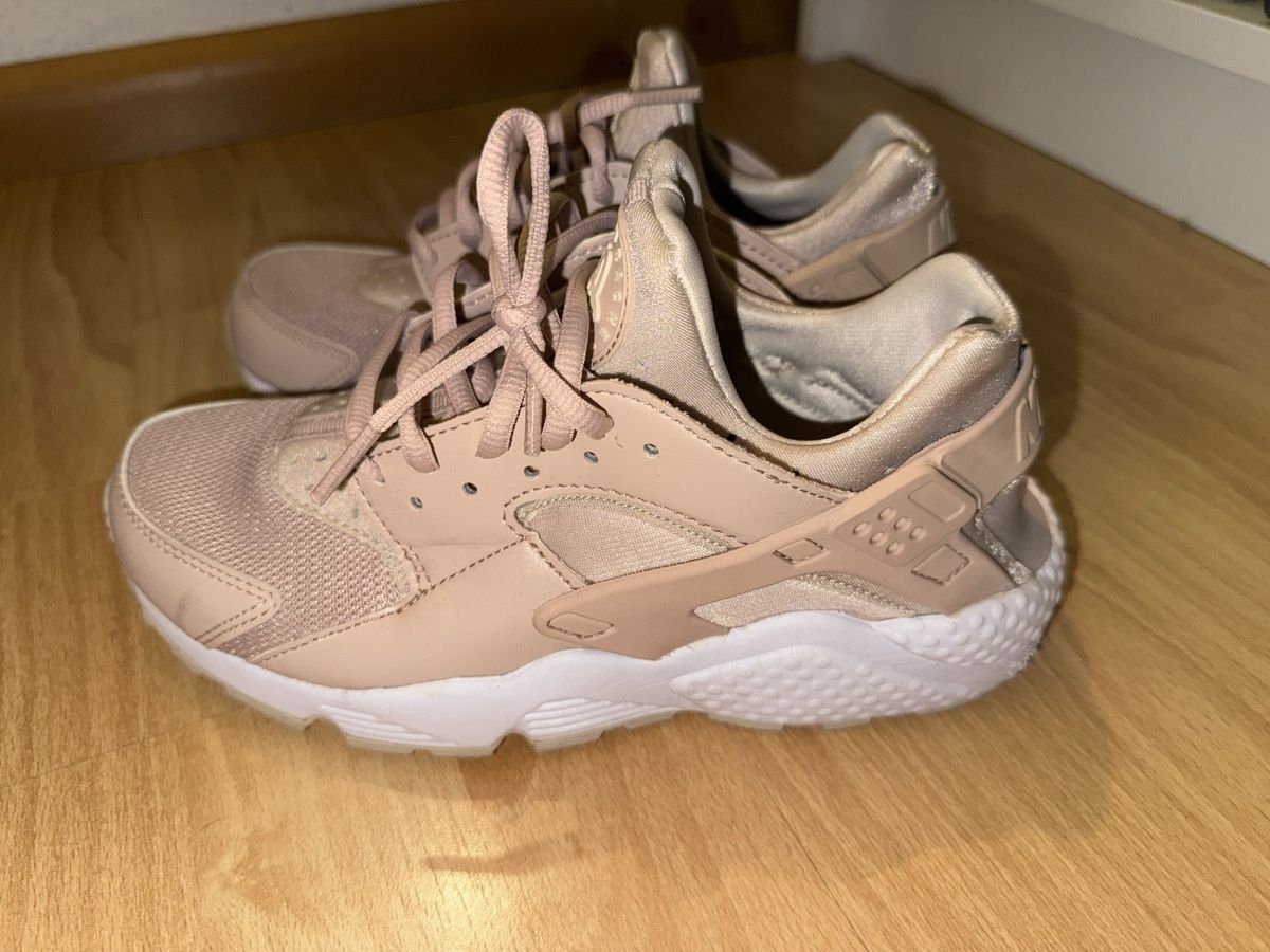 Nike Scarpe da donna: Nike Huarache Damen Grösse 38 – Usato da pratteln venduto da Bogi94 1