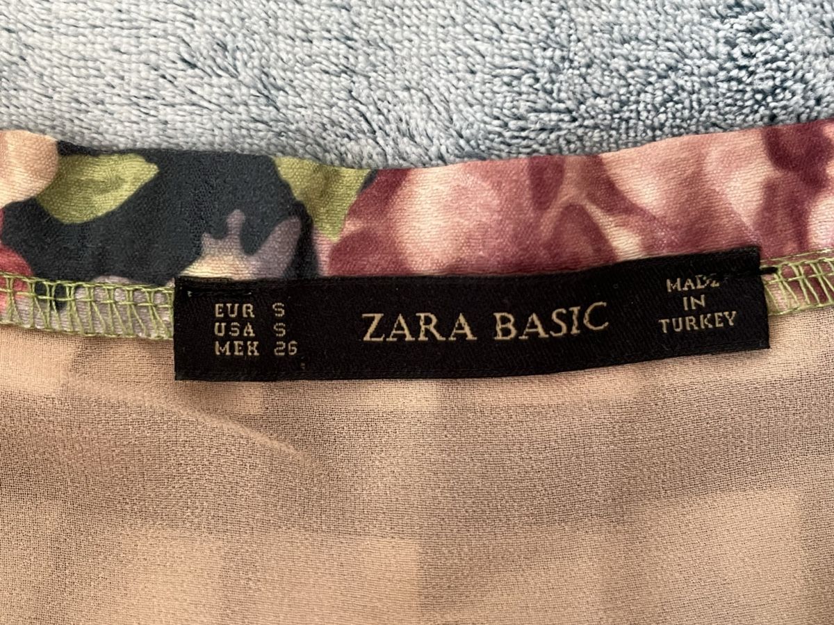 Zara Gonne: Zara Basic Floral Pleated Mini Skirt Size S – Nuovo (secondo la descrizione) da Gümligen venduto da caron__ 3