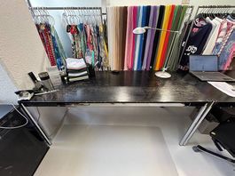 USM Haller Schreibtisch 170 × 75 cm  Schwarz / Chrom