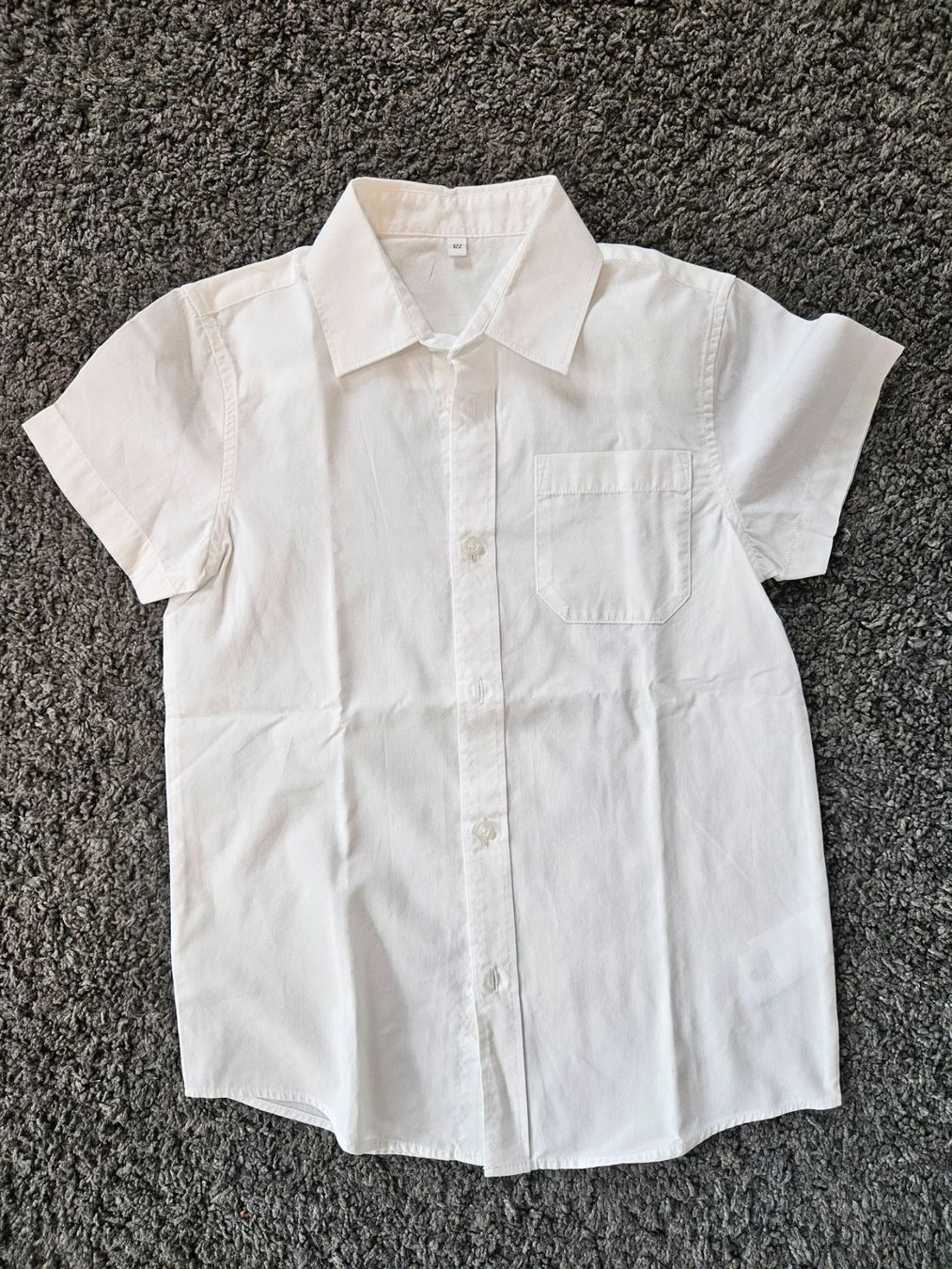 C&A Hemden, T-Shirts & Polos: Hemd kurzarm weiss Grösse 122 – Gebraucht aus Marthalen von Himbeersugus