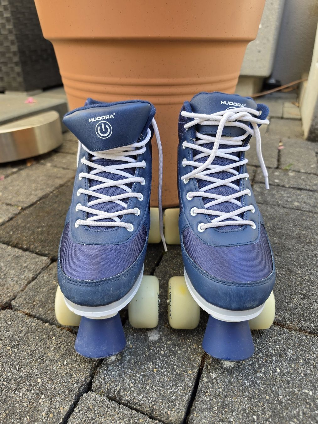 Pattini in linea & Pattini a rotelle: Hudora Rollschuhe »Advanced« LED in Navy. – Usato da Liestal venduto da sbliestal 1