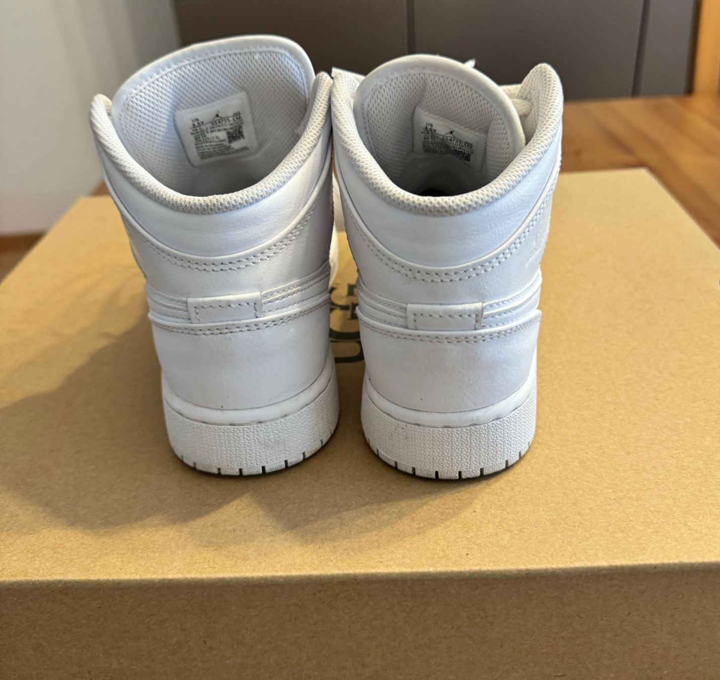 Jordan Schuhe für Jungen: Nike jorden Kinder 35,5 – Gebraucht aus Rheinfelden von adidas1984 3