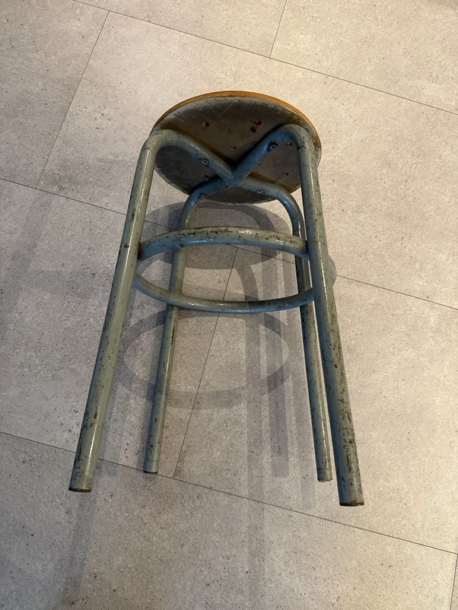 Hocker: Industrie Hocker – Gebraucht aus Krattigen von Chasseur3 2