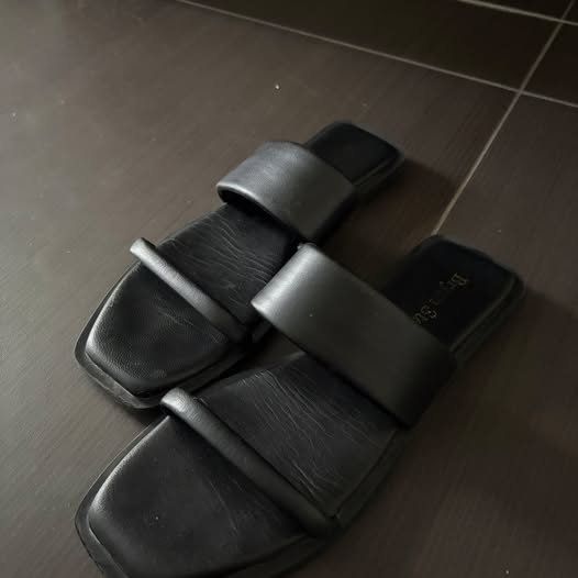 Chaussures femmes: Bryan Stepwise black leather sandals size 37 – D'occasion à Zürich par mon_ht6w