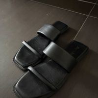 Bryan Stepwise black leather sandals size 37
