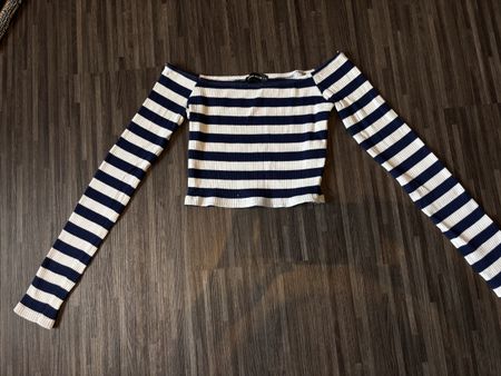 Streifen-Shirt Gr. S, schulterfrei, Langarm