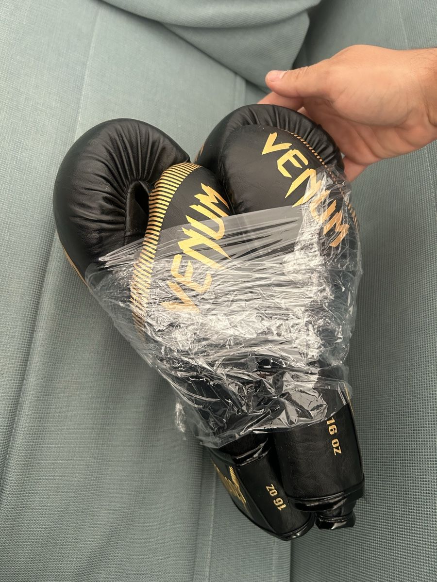 Venum Guanti & manicotti: Venum boxing gloves – Nuovo (secondo la descrizione) da Lausanne venduto da jan_w7k6 3