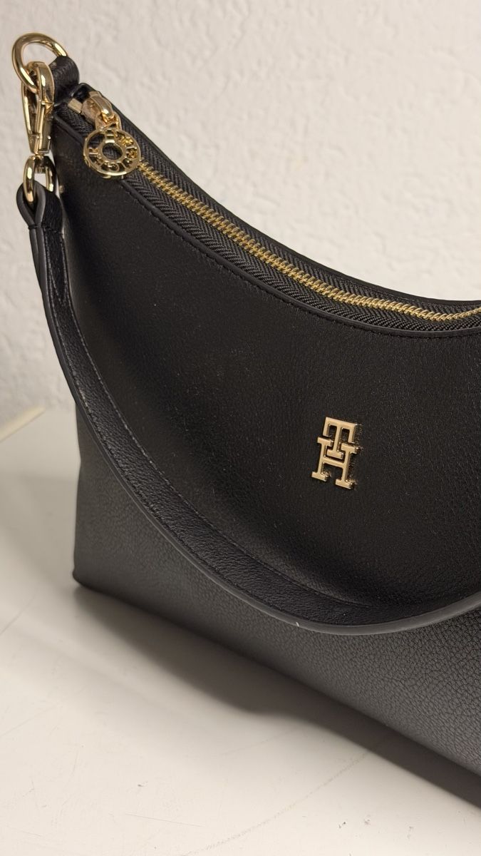 Tommy Hilfiger Taschen für Damen: Tasche Tommy Hilfiger – Gebraucht aus Murgenthal von Klea.ch 2