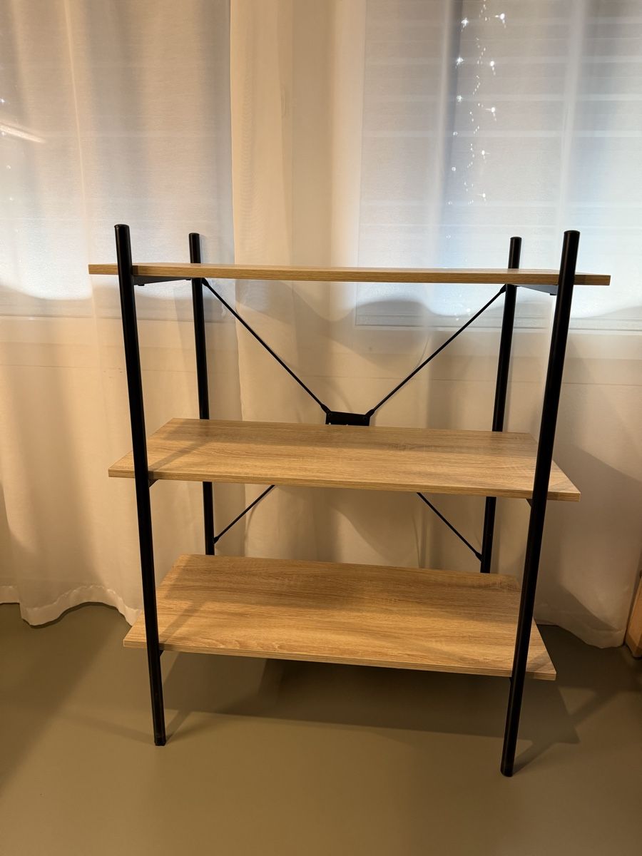 Scaffali: Regal mit drei Tablaren – Usato da Zürich venduto da dan_58dy