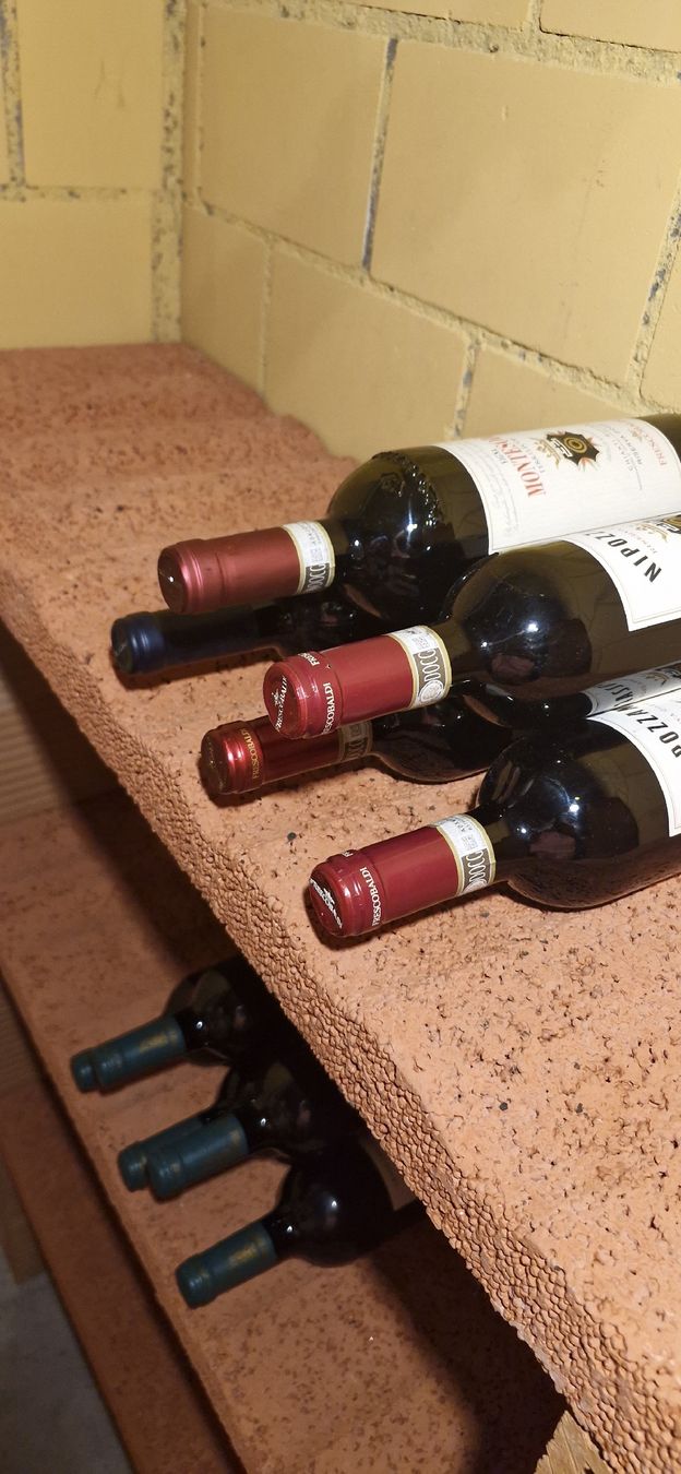 Scaffali: Massives Weinregal aus Ton – Usato da Bazenheid venduto da Riesling69 1